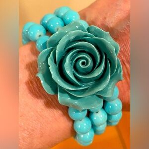 Turquoise Rose Beaded Bracelet